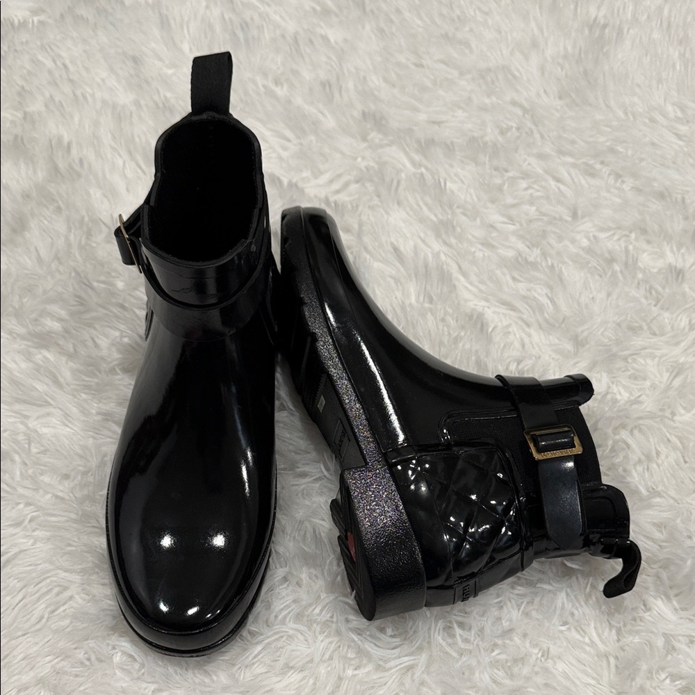 Hunter Refined Quilted Gloss Rain Boots Black Ankle Buckle Size 7